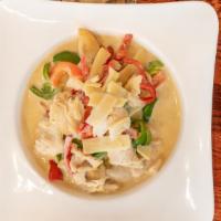 Green Curry · Spicy creamy green curry sauce with bamboo shoots, bell pepper, basil, and green bean.
* Ple...