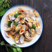 Zuppa Di Clams · Steamed clams.