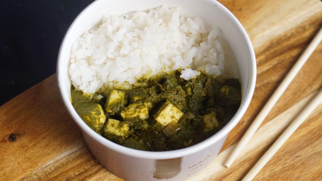 Bowled Saag Paneer · Gluten free. Spicy. Vegetarian. Cubed paneer, spinach puree, onion, tomato.
All Bowls come with a choice of white rice/veg fried rice.
Add: Naan/Malaysian Paratha/Veg Hakka Noodles for 3.30.