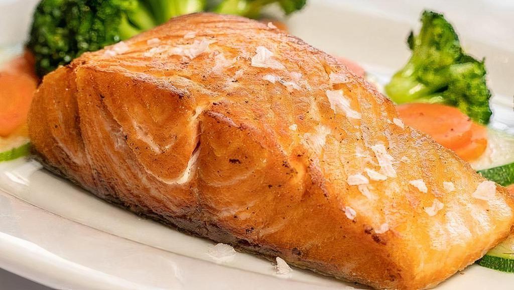 Salmone Grigliato · Wild Grilled Fresh Salmon with Sautéed Vegetables