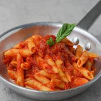 Penne Pummarola · Fresh tomato sauce with penne pasta.