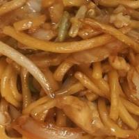 Chicken Lo Mein · Egg noodle dish with poultry.