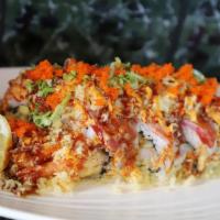 ✶Super Yoshee · Shrimp tempura, eel, cucumber, and avocado topped with tuna tataki, tempura flakes, scallion...
