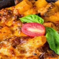 Mac & Cheese Vegetarian · TOMATO SAUCE, ALFREDO SAUCE, MUSHROOMS, EGGPLANTS, PARMESAN