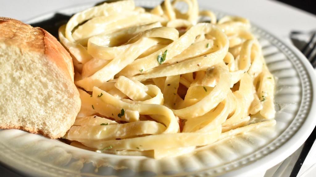 Fettuccine Alfredo · 