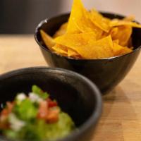 Orden De Guacamole · Delicious Mexican guacamole, accompanied by tortilla chips