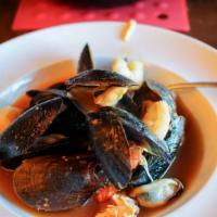 Zuppa Di Vongole · Steamed clams in red or white sauce.