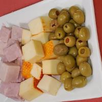 Ham, Cheese & Olives Platter (Picadera De Queso, Jamón Y Aceitunas) · 
