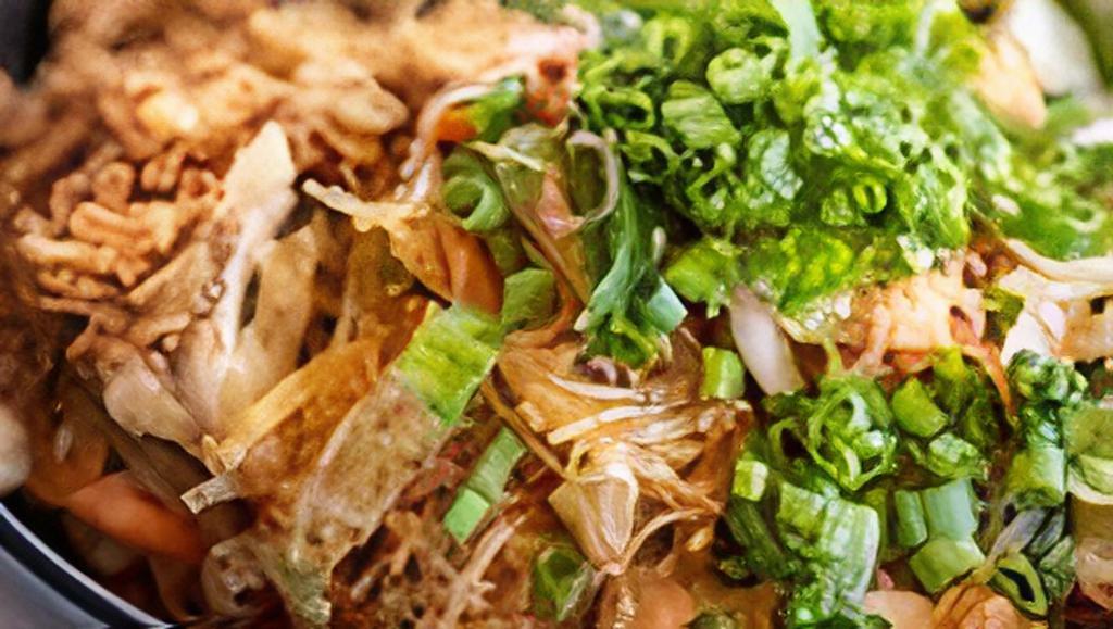 Phuket Woon Sen · Savory vermicelli, cabbage, carrot, green onion,. fried shallots, scallion, egg. Great with fruit salad.