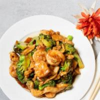Shrimp & Chicken With Broccoli · 