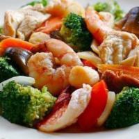 Happy Family · All exotic combinations of jumbo shrimp, crab meat, lobster, chicken, beef & roast pork saut...