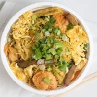 Singapore Rice Noodles · Chicken, pork, shrimp, and vegetables with curry and spicy. All the rice noodles have vegeta...