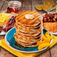Family Combo 4 Pancakes · Serving up to 4 people

12 Buttermilk Pancakes, 8 Scrambled Eggs, 6 Bacon Strips, 6 Sausage ...