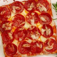 Hamazing - Slices Pizza · Tomato sauce, mozzarella, ricotta, ham. After baking parmesan and olive oil.