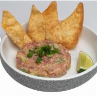 Tartar · Tuna or salmon, avocado, sweet chilli, sesame oil, ponzu, wonton chips