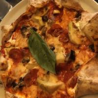 Firenze Star · Star shaped pizza, white with fresh mozzarella, zucchini, arugula, cherry tomatoes and olive...