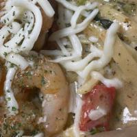 Shrimp Alfredo · Includes bell peppers, fresh spinach, shrimp and Alfredo sauce.
