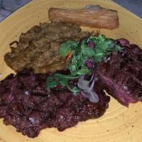 Churrasco / Skirt Steak · Falda tierna y sabrosa a la parrilla y servida con salsa Chimichurri. / Tender and flavorful...