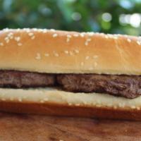 Plain Quesub + Small Fries · Carne de hamburguesa y pan
Beef patty and bread