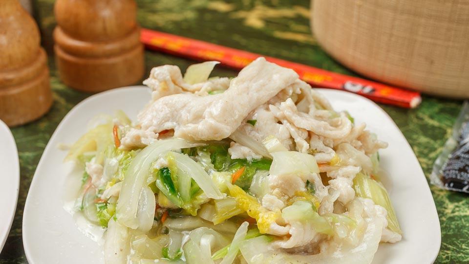Chicken Chow Mein · Served with white rice and crunchy noodle.