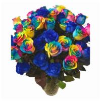 25 Rosas Multicolor / 25 Multicolored Roses · 25 Rosas azules y rosas tipo arcoíris; de 50 cm con un florero transparente. / 25 blue roses...