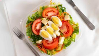 Salada Portuguesa · Lettuce, Carrot, Tomato, Cheese, boiled Egg