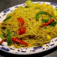 Singapore Noodles · Thin rice noodles, bok choy, mised peppers, onion, egg drops and curry