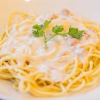 Spaghetti With Alfredo Sauce · Customer's favorite. Fresh spaghetti mixed with house made alfredo sauce for elegant taste. ...