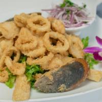 Jalea Mixta · Fried seafood.