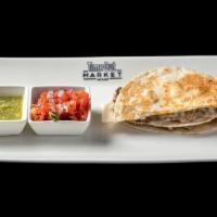 Bistec Quesadilla · Salsas, Pico de Gallo