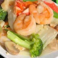 Seafood Delight (Quart) · Shrimp, scallop, crabmeat and mixed vegetable in white sauce.