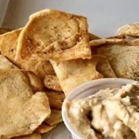 Hummus & Pita Chips · 