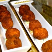 Croquetas Caseras 5 Ud. · 5 Croquettes - choose from: cod, spinach and manchego, Iberico ham, or assorted.