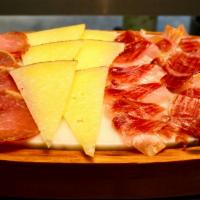 Tabla Mixta · Assortment of ibéricos - ibérico sausage, ibérico loin, Covap Iberico Ham 18 months, Mancheg...