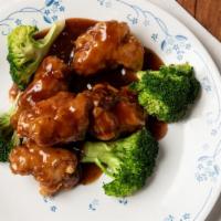 Qt. General Tso'S Chicken · **spicy**. Crispy chunks of chicken deep-fried with broccoli in spicy honey sauce.