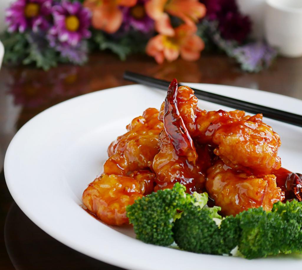 General Tso'S Chicken · Fried battered chcikend tossed with Chili in sweet and spicy general tso's sauce.