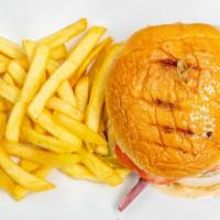 Hamburguesa Mercato / Mercato Burger · Hamburguesa casera hecha a base de soya, tomate y cebolla, acompañada de queso suizo y lechu...