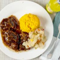 Medium Oxtail Dinner · Medium oxtail dinner with choice of rice and 2 vegetables,