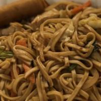 Chicken Lo Mein (Lunch) · Served with fried rice.