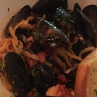 Seafood Linguine · Mussels, scallops, shrimp, basil, white wine, tomato sauce.