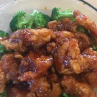 左宫鸡 General Tso'S Chicken  · Spicy. Deep fried chunks of chicken sauteed in a rich tantalizing sauce with a touch of chil...