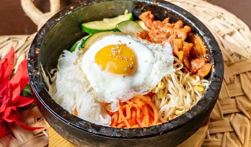 Spicy Pork Bibimbap / 제육 비빔밥 · 