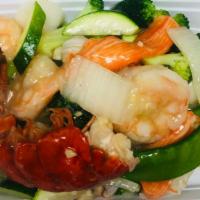 H7Seafood Delight · Imitation crab meat, lobster, scallops, jumbo shrimp with mixed vegetables in traditional wh...