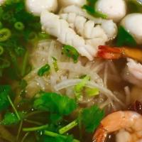 Pho Do Bien · Seafood (shrimps, scallop, squids and imitation crab, mussels).