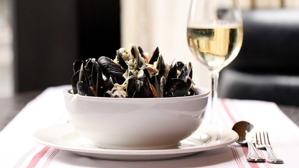 Mussels “Gilbert” & Frites · Blue hill mussels in white wine, shallots, cream, frites. Gluten free.