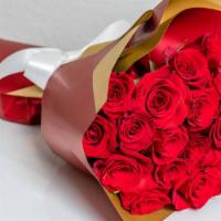 Luxe Two Dozen Roses · Includes:
Luxe Style Wrapping
12 Roses (Color of your choice)
Baby Breath or similar filler
...