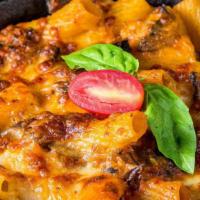 Mac & Cheese Vegetarian · TOMATO SAUCE, ALFREDO SAUCE, MUSHROOMS, EGGPLANTS, PARMESAN