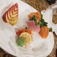 Sashimi Appetizers · six pieces of chef's choice.