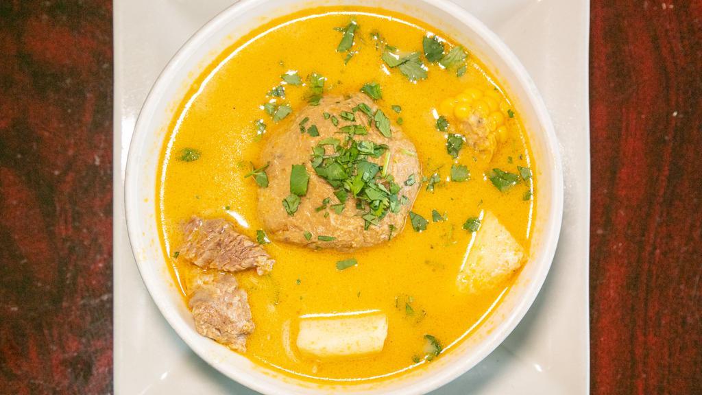 Caldo De Bola Con Carne / Green Plantain Dumpling Soup With Beef · 