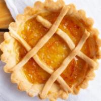 Crostatina · Italian tart with orange jam.